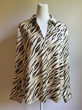 Vince Camuto Women’s Animal Print Blouse Collar Shirt V-Neck Long Sleeve‎ Size S